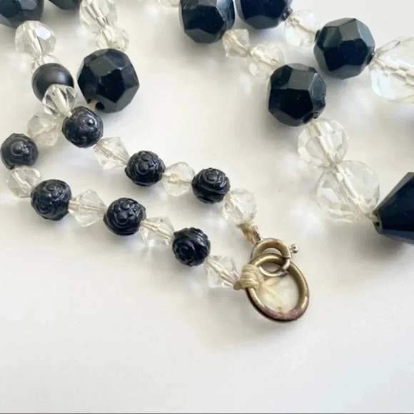 π
ΊANTIQUE Art Deco Faceted Clear Black Glass Crystal Czech Bead Necklace. - Picture 6 of 7